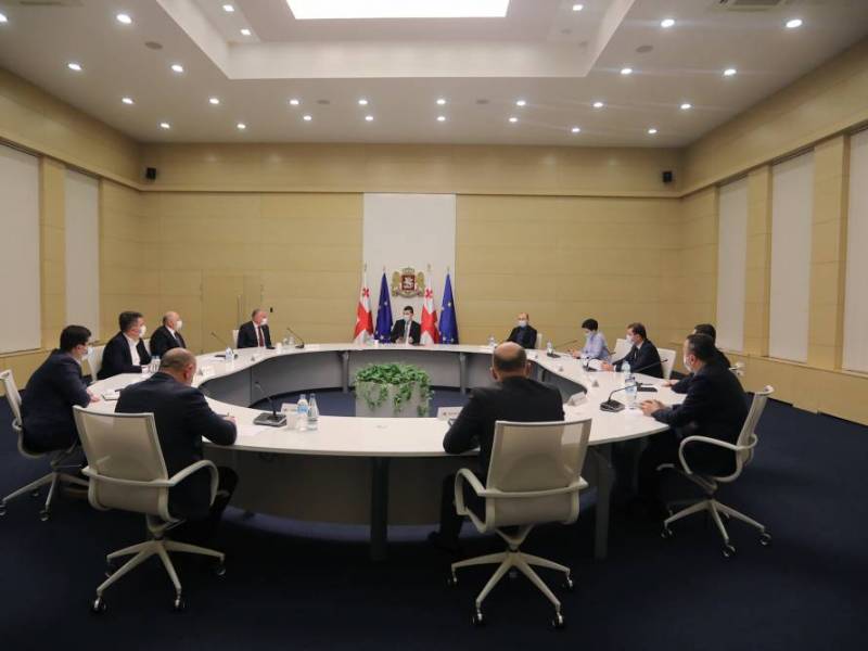 სახელმწიფო რწმუნებულებს რეგიონებში არსებული ვითარების მეტად ეფექტიანად მართვა...